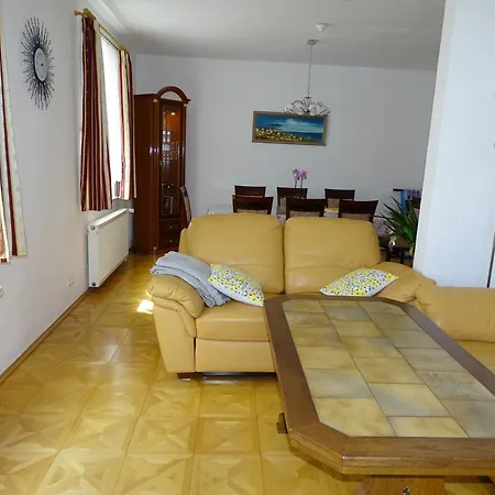 Appartement Exklusive Fuer 5 Personen Ca 100 M2 Bei Familie Mueller