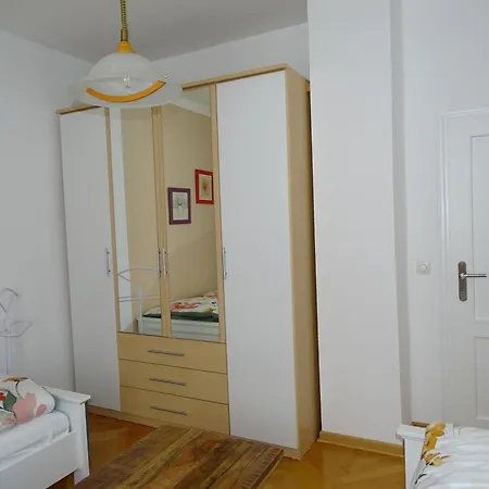 Exklusive Fuer 5 Personen Ca 100 M2 Bei Familie Mueller Apartment Nordhausen